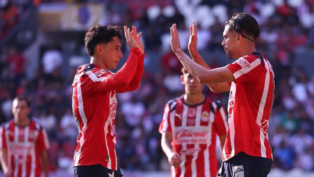Chivas Brillan en la Pretemporada y Logran Medalla de Bronce en la Copa Pacífica