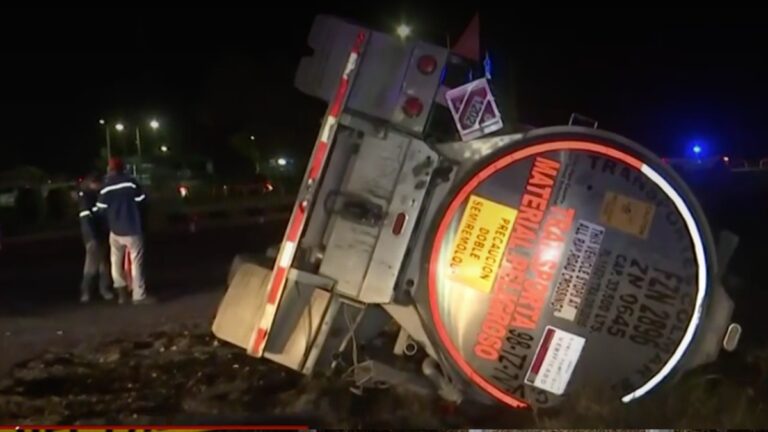 Volcadura de Pipa con Diésel en Lerdo: Cuerpos de Emergencia Actúan Rápidamente