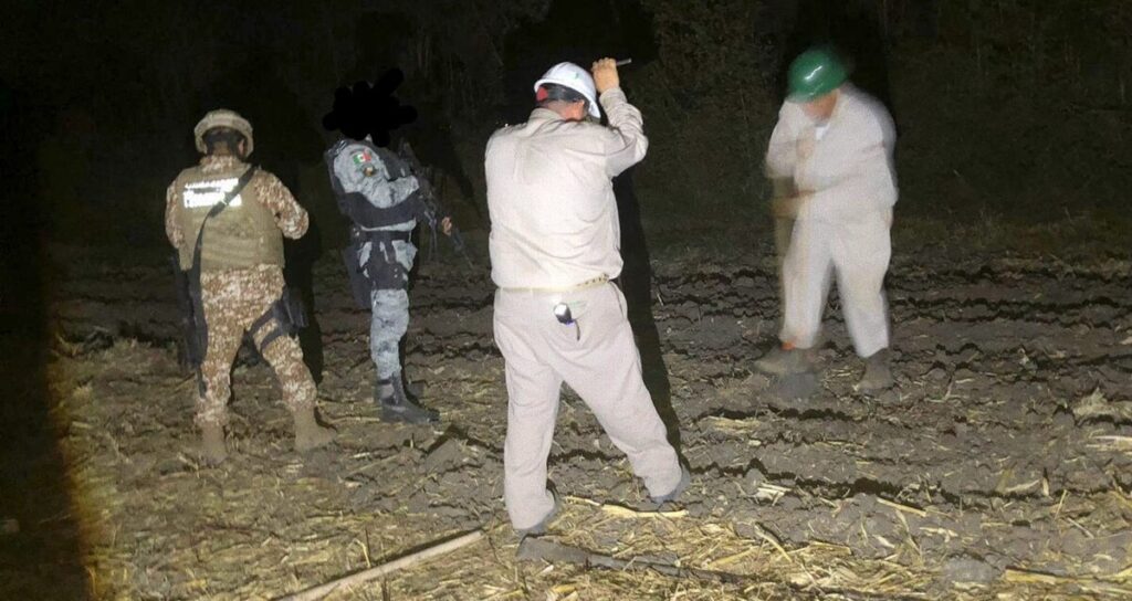 Descubren 17 mil litros de combustible robado en finca de Tototlán tras operativo de seguridad