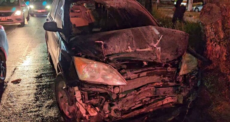 Accidente Automovilístico en Tonalá: Incendio de Camioneta Tras Choque Impactante