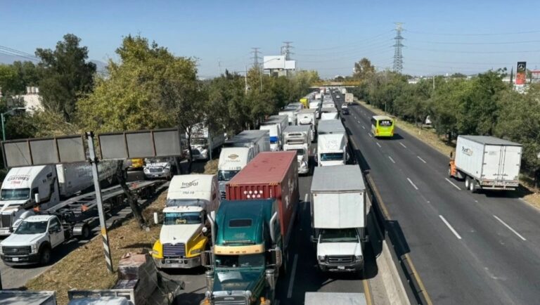 Actualizaciones en Vivo sobre la Autopista México-Querétaro: Choques y Cierres Viales Hoy