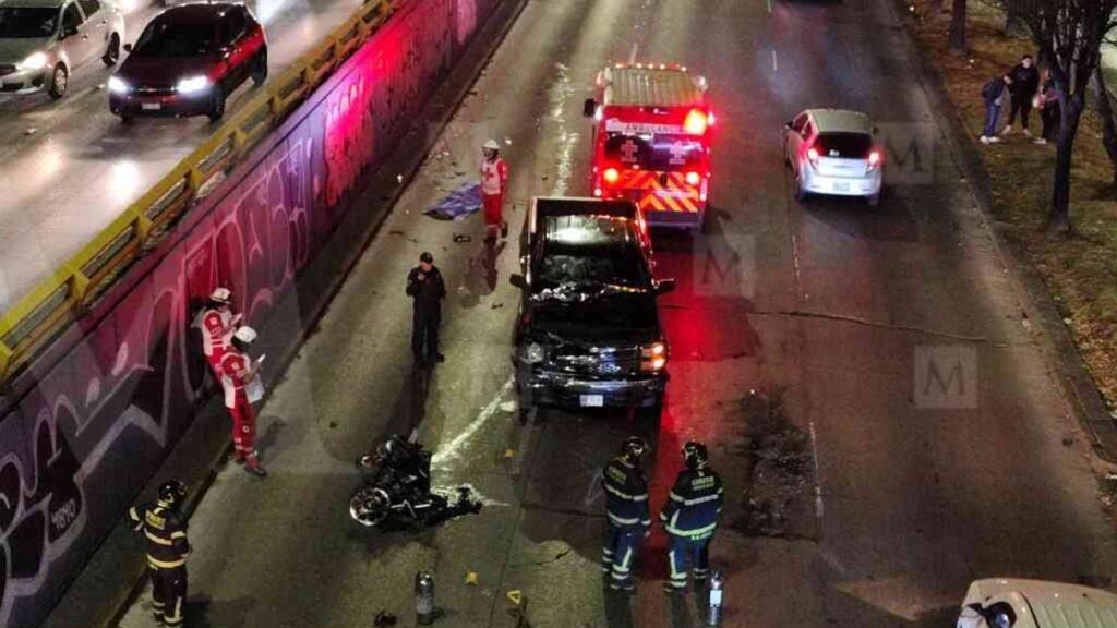 Motociclista muerto en trágico choque con camioneta en Circuito Interior, CdMx