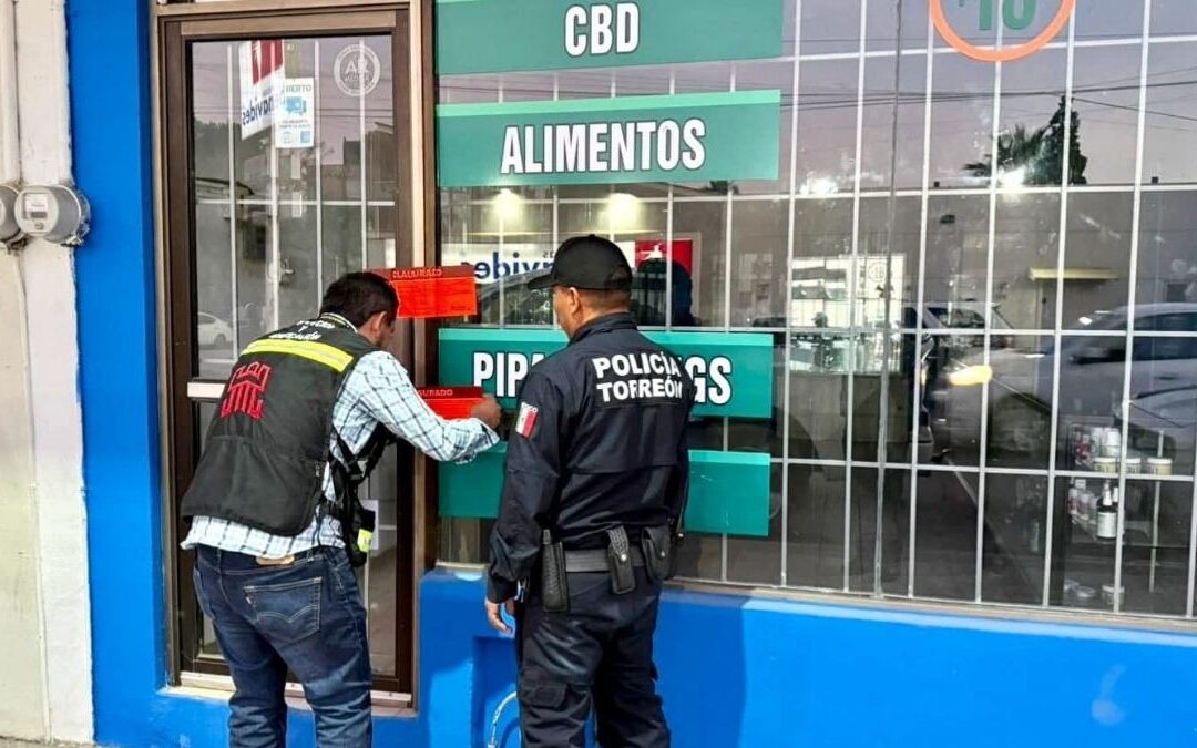 Clausura de Tienda de Cannabis en Torreón: Personal Intenta Impedir la Acción