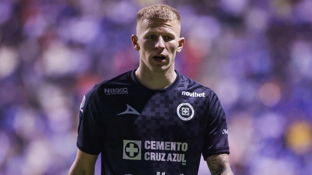 Houston Dynamo Busca Contratar a Mateusz Bogusz Mientras Cruz Azul Evalúa Su Futuro