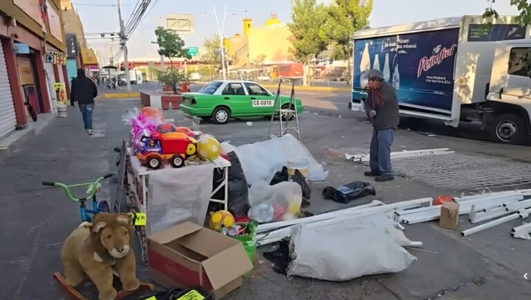 Don Juanito: La Historia de un Hombre en Reno que Esperó Toda la Noche sin Vender Juguetes
