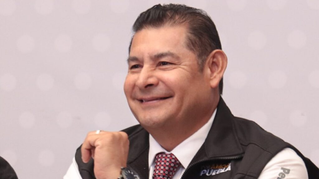 Armenta Denuncia la Inacción de Alcaldes en el Triángulo Rojo para Combatir Deshuesaderos de Vehículos