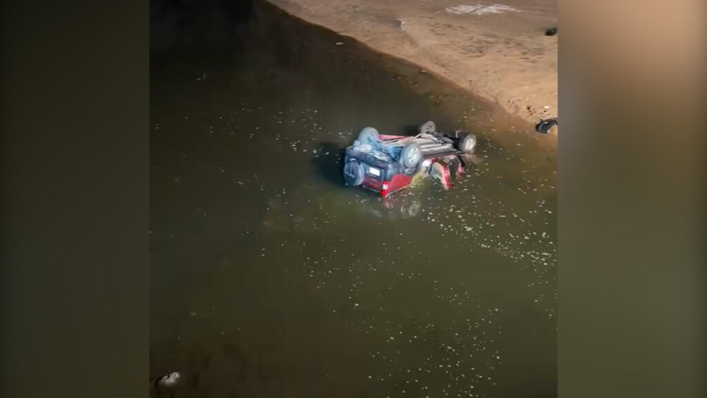 Accidente fatal en Denver: Conductor cae al río South Platte y pierde la vida