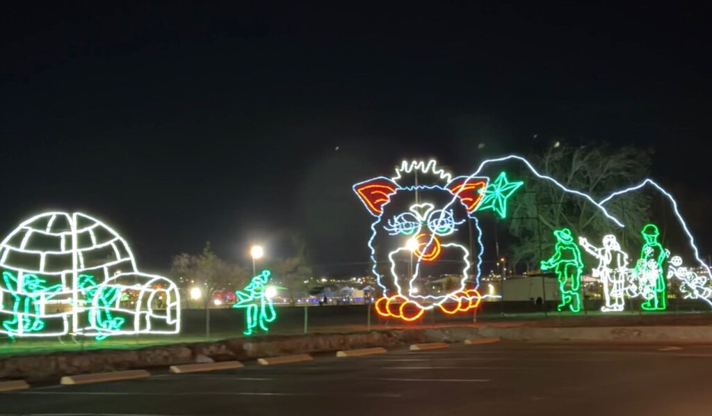 Las Luces Navideñas Brillan en El Paso: Fiesta Familiar y Desfile Canino en el Parque Ascarate