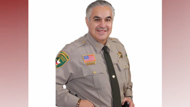 Henry Cuellar Defiende a Su Hermano, el Sheriff Martin Cuellar, en Caso Legal