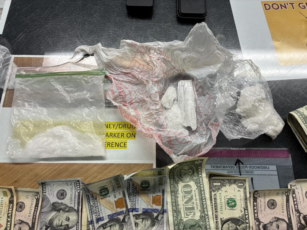 Incautación de Metanfetamina en Lakewood Tras Parada de Tráfico