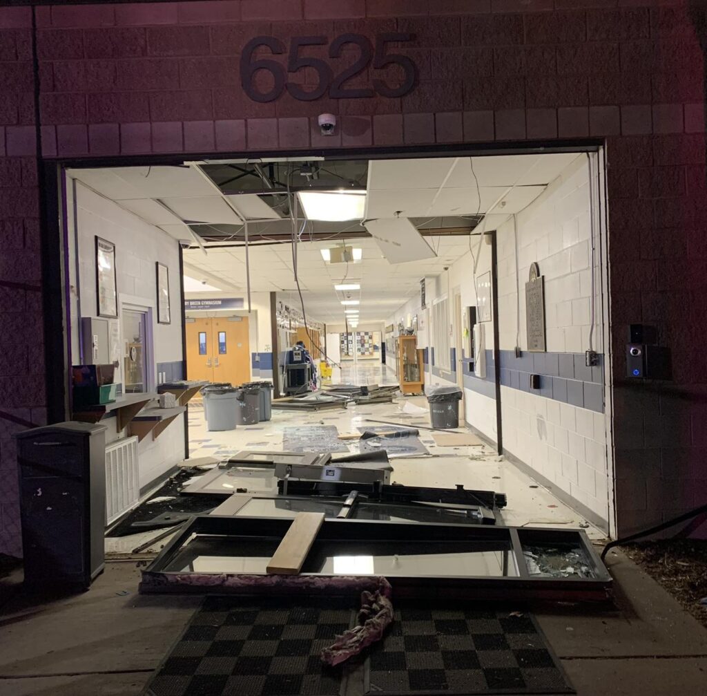 Confrontación estalla en escuela de Nevada tras huelga estudiantil: 0 heridos