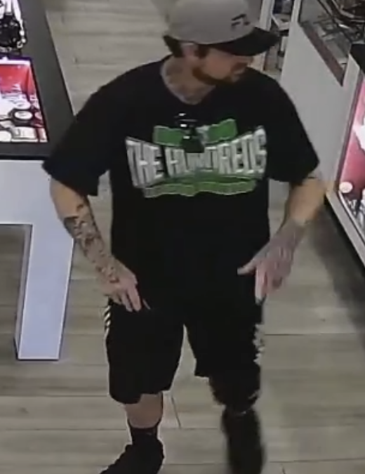 Sospechoso de robo es buscado por la Oficina del Alguacil tras incidentes en Carson City