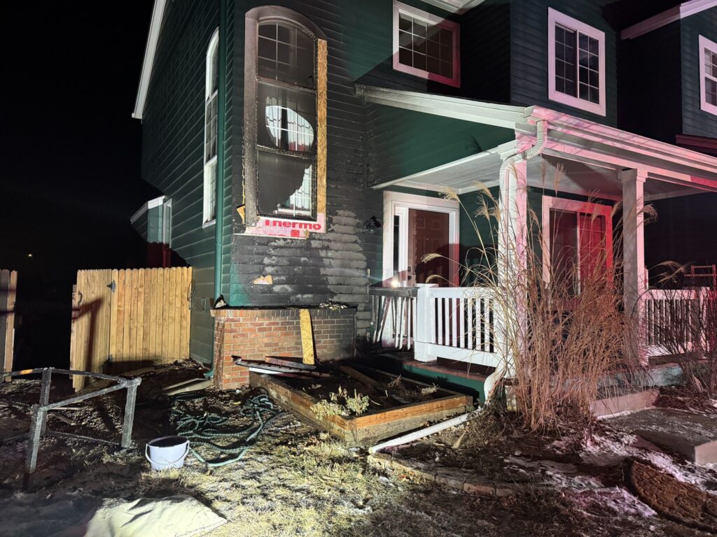 Incendio Estructural en Erie: Sistema de Calentamiento del Árbol de Aguacate Provoca Emergencia