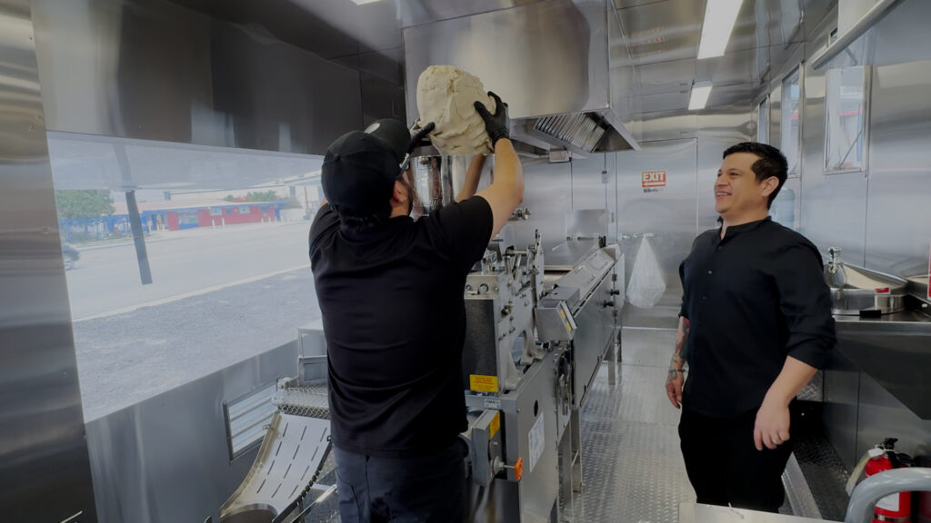 Abrir un Negocio: Claves para el Éxito de tu Tortillería Móvil en el Valle de Coachella