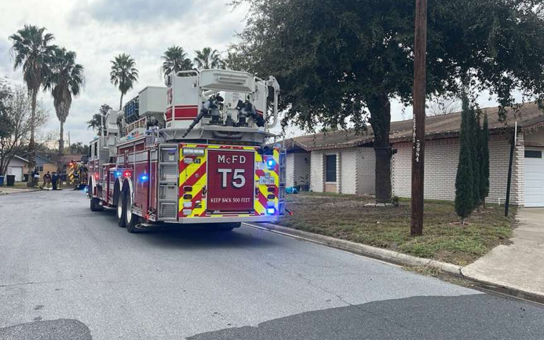 Incendio en vivienda de McAllen: Bomberos extinguen fuego en la cuadra 2400 de la calle Iris