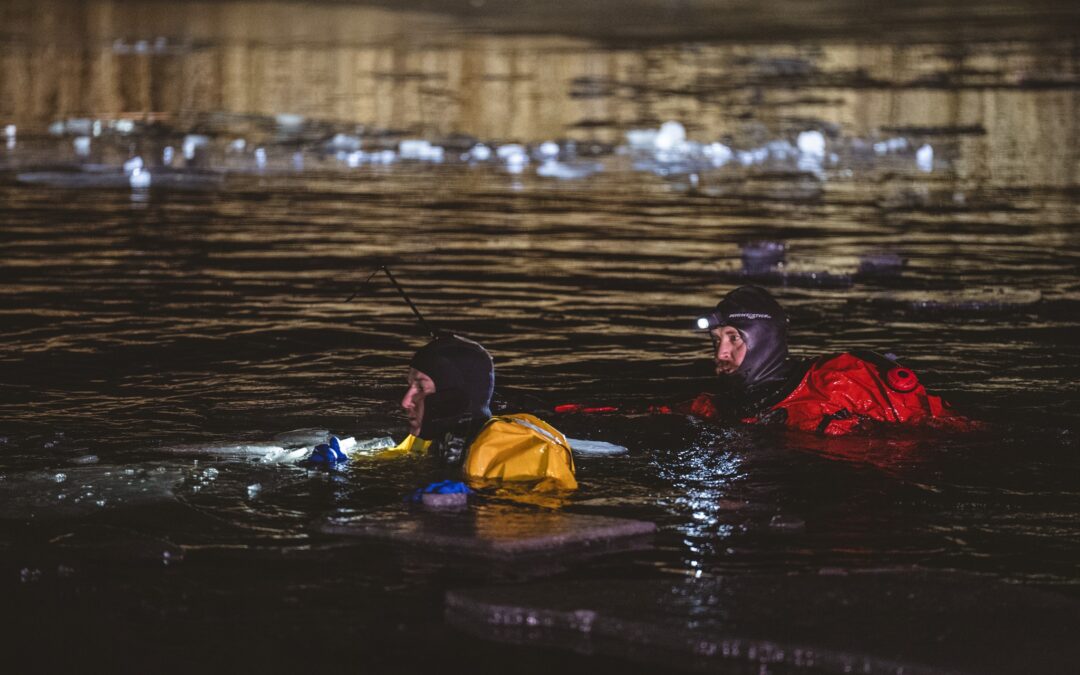 Rescate en lago congelado en Aurora Colorado: Un adulto en estado crítico tras caer al hielo