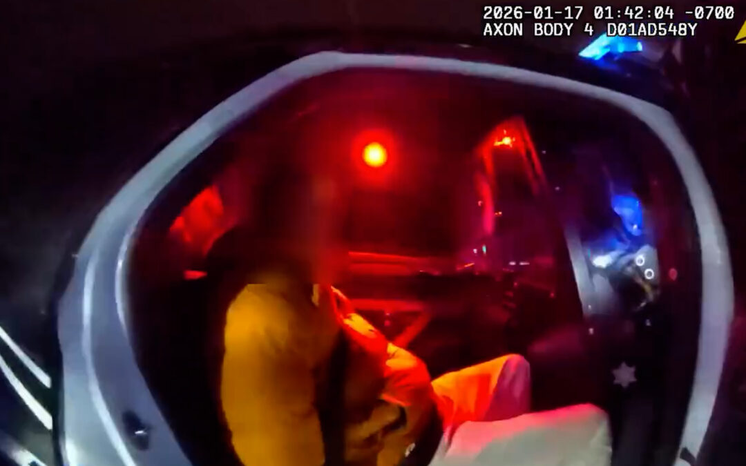 Arresto en Lone Tree: Conductor Ignora Señales y Lleva Armas y Drogas