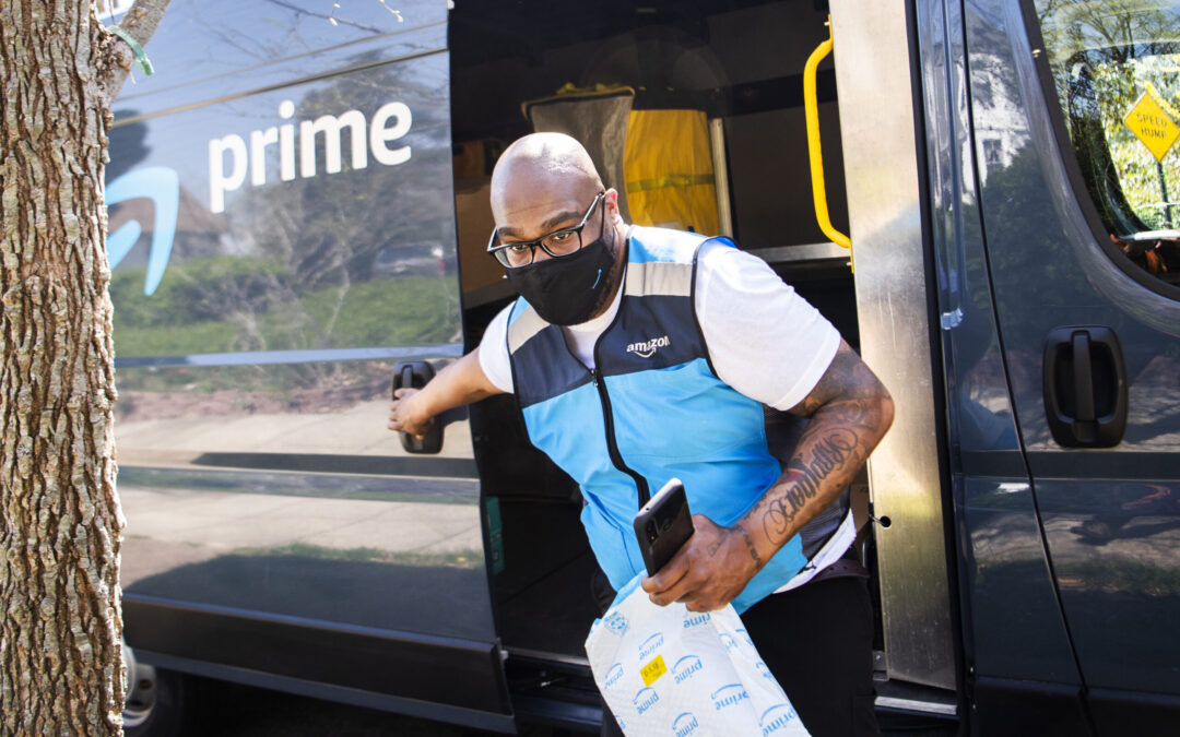 Descuentos Masivos: Amazon Confirma Recortes de 16,000 Empleos Corporativos y Acelera Uso de Inteligencia Artificial