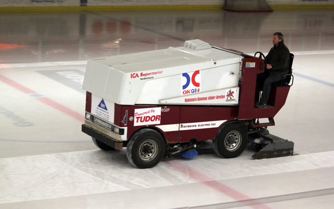 Accidente Fatal con Zamboni Causa Cierre Temporal de Pista de Hielo en Fort Collins