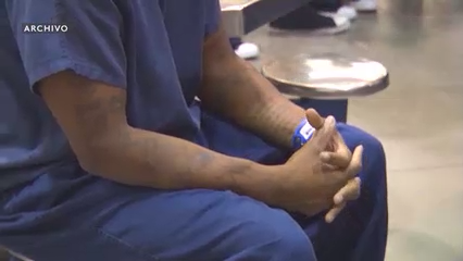 Arresto de Maestro en Carlsbad por Posesión de Pornografía Infantil