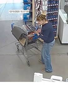 Robos en Walmart: la policía busca a una mujer por hurtos en serie