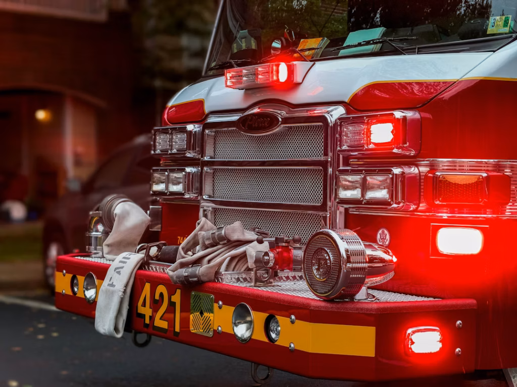 Incendio Multifamiliar en Chelsea Desplaza a Varios Residentes