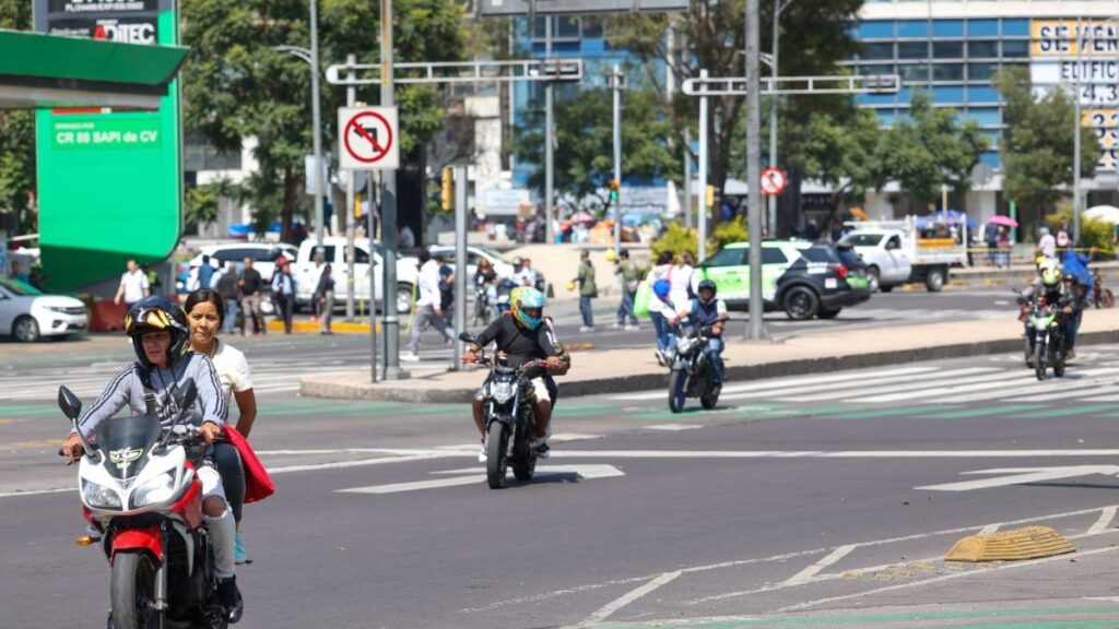 Hoy No Circula en CdMx y Edomex: Descubre Qué Autos Descansan el 1 de Marzo de 2026