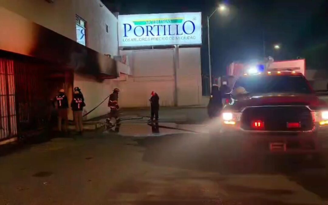 Incendio en Mueblería Portillo en Ciudad Juárez: Bomberos Controlan la Situación
