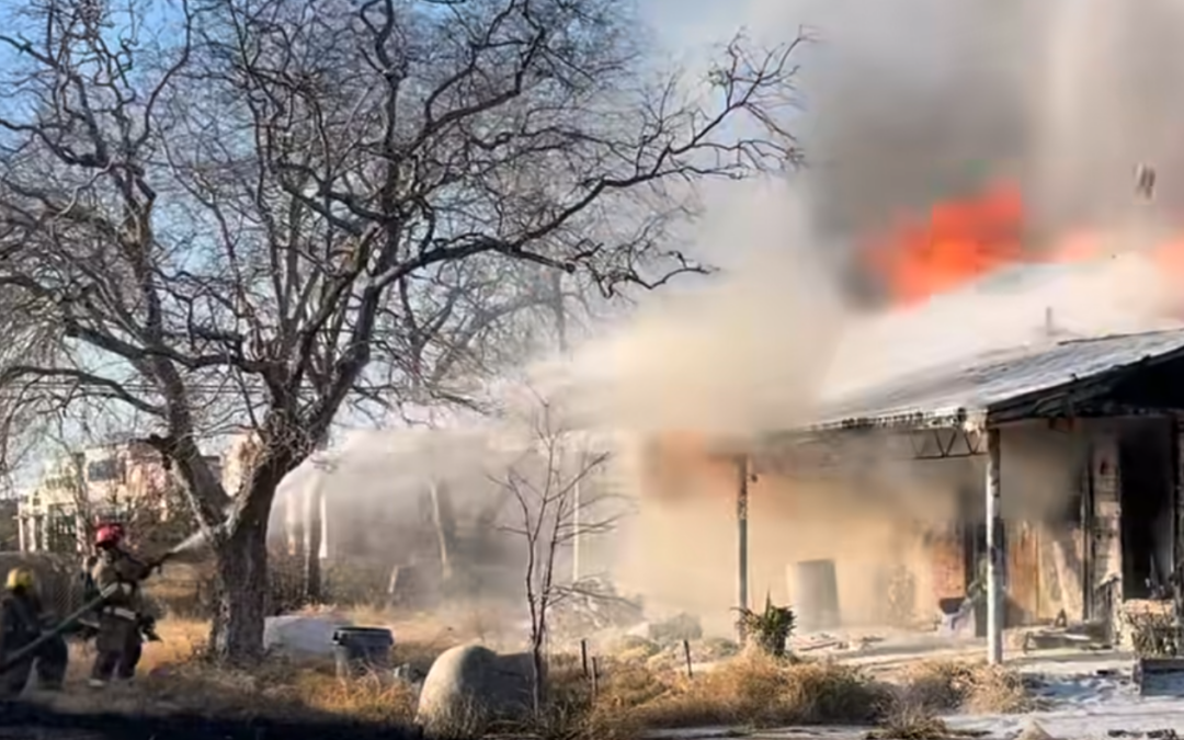Incendio Estructural en Corpus Christi: Una Respuesta Rápida de los Bomberos y Servicios de Emergencia