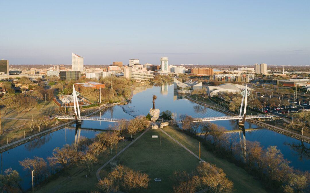 Contratistas en Kansas multados y vetados tras múltiples violaciones a la ley