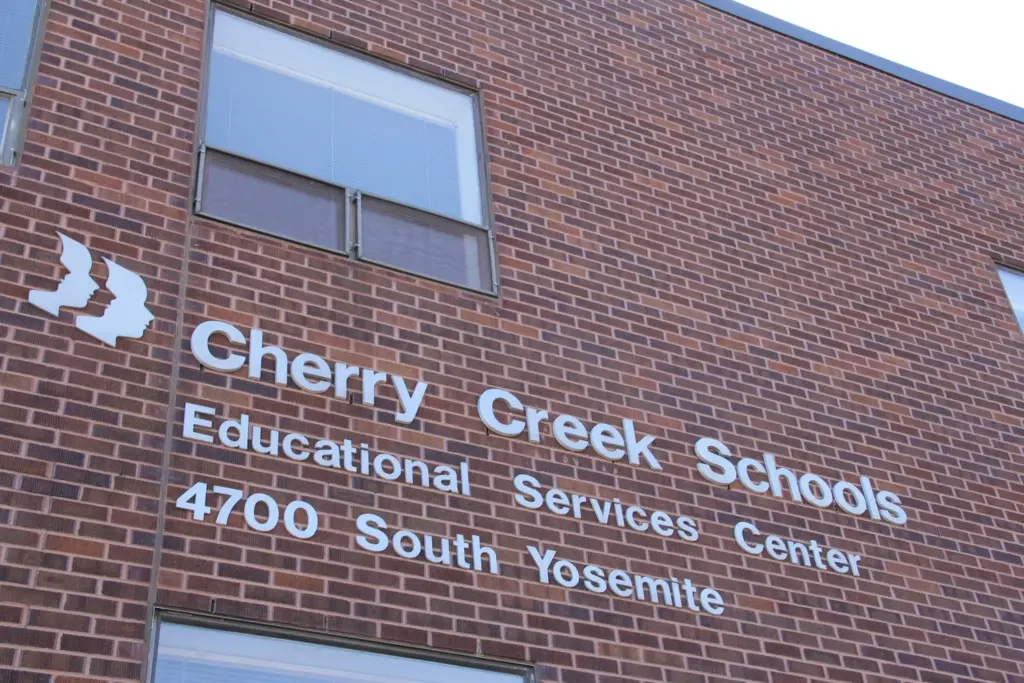 Licencia Administrativa: Cambios en el Liderazgo del Distrito Escolar Cherry Creek
