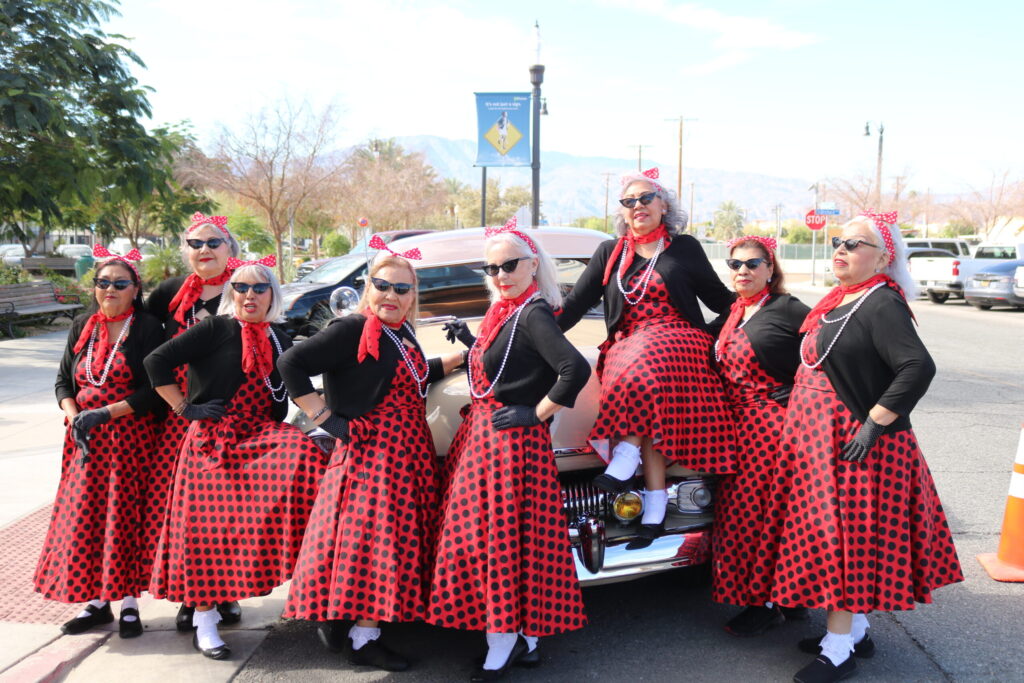 Celebra el Centro de Personas Mayores el Día del Amor y la Amistad en Coachella