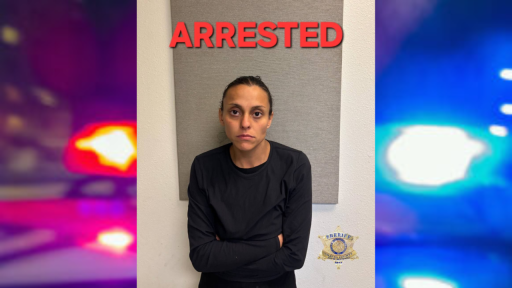 Arresto de Mujer por Robo de Joyas en el Condado de Chaves y Posesión de Drogas