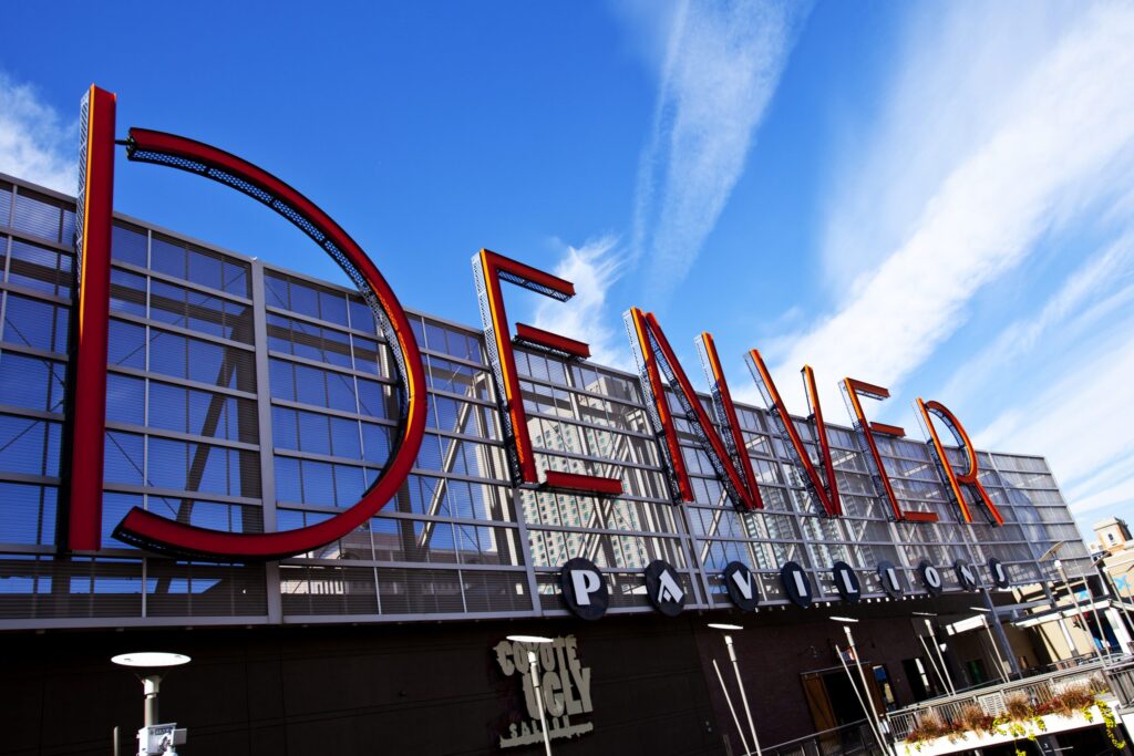 Transformación del Centro Comercial: Denver Busca un Equipo de Élite para el Denver Pavilions