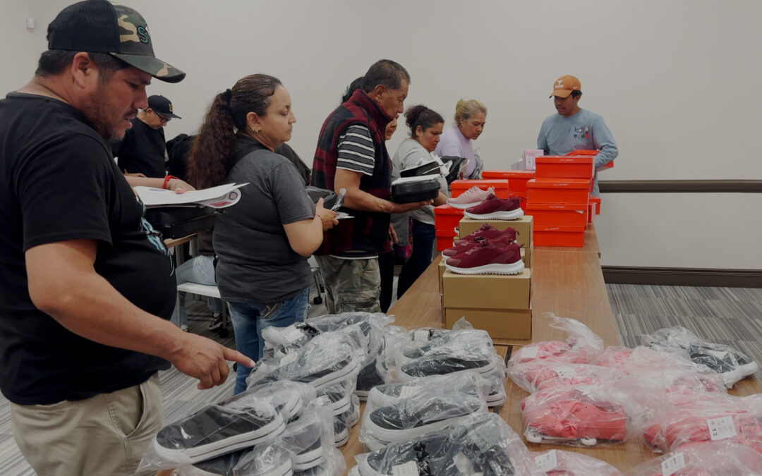 Trabajadores agrícolas reciben apoyo y orientación sobre derechos laborales en feria comunitaria