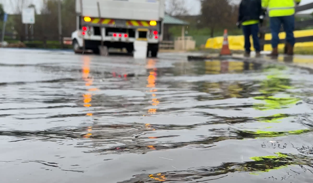 Alerta de Inundaciones en San Diego: Precauciones ante Lluvias y Vientos Fuertes