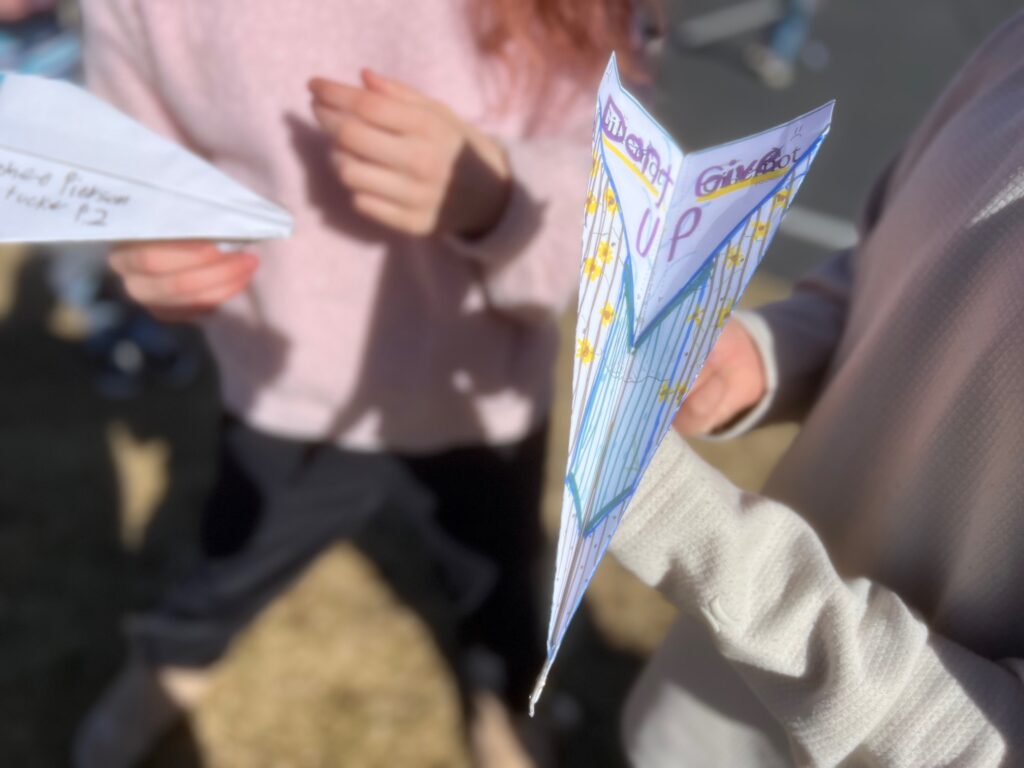 Aviación: Un emocionante desafío inspira a estudiantes de Eagle Valley