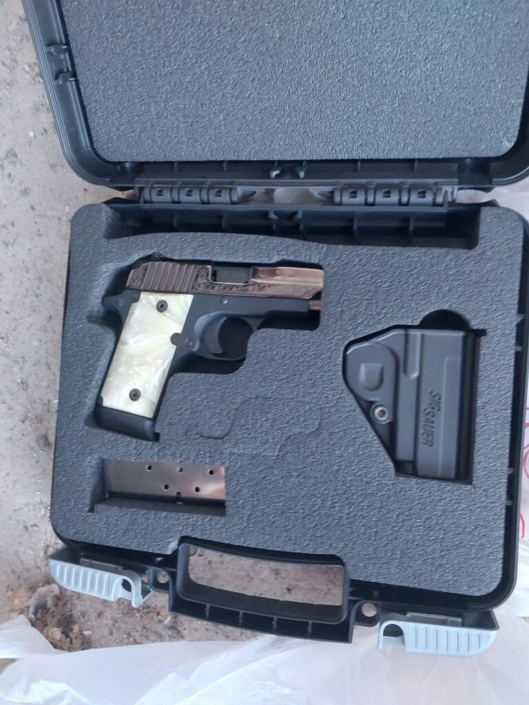 Armas recuperadas: misterioso hallazgo de una SIG Sauer en Nevada