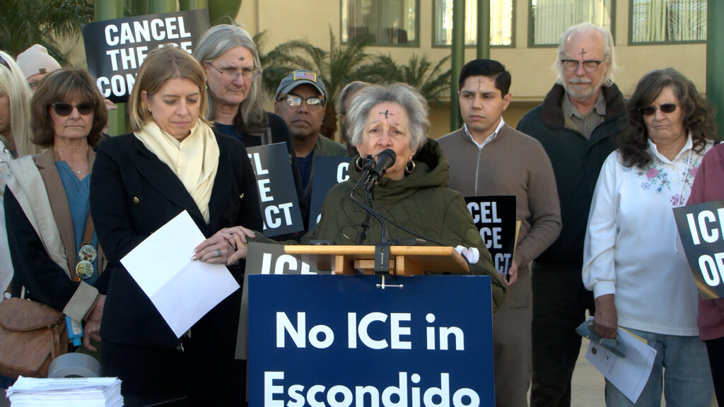 Residentes de Escondido Exigen Cancelar Contrato que Permite Entrenamientos de ICE