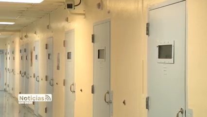 Madre condenada a 16 meses de prisión por fentanilo en centro juvenil de Los Ángeles