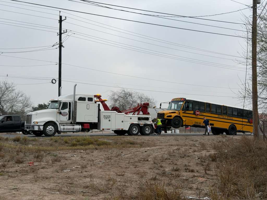 Accidente vehicular en Mission Texas: Ambos conductores son trasladados al hospital