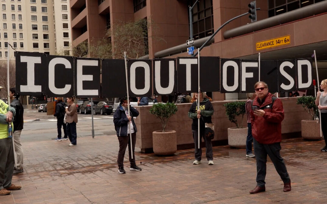 Juan Vargas se Une a la Protesta “ICE Fuera de San Diego” en el Centro de San Diego