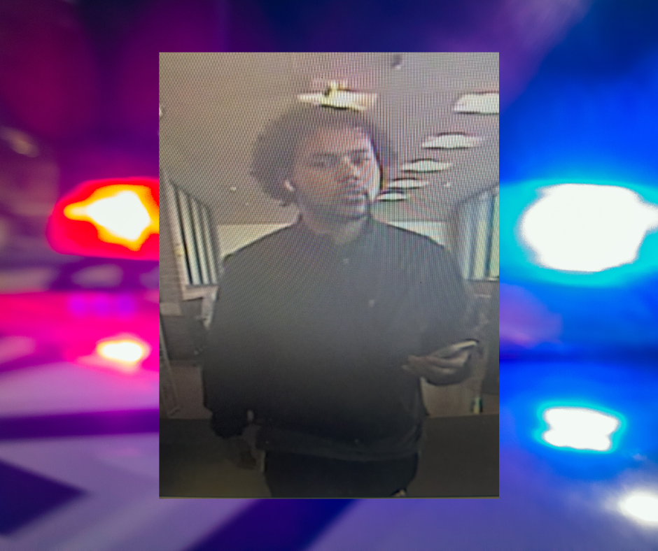 Boulder busca sospechoso de robo y uso fraudulento de tarjetas de crédito