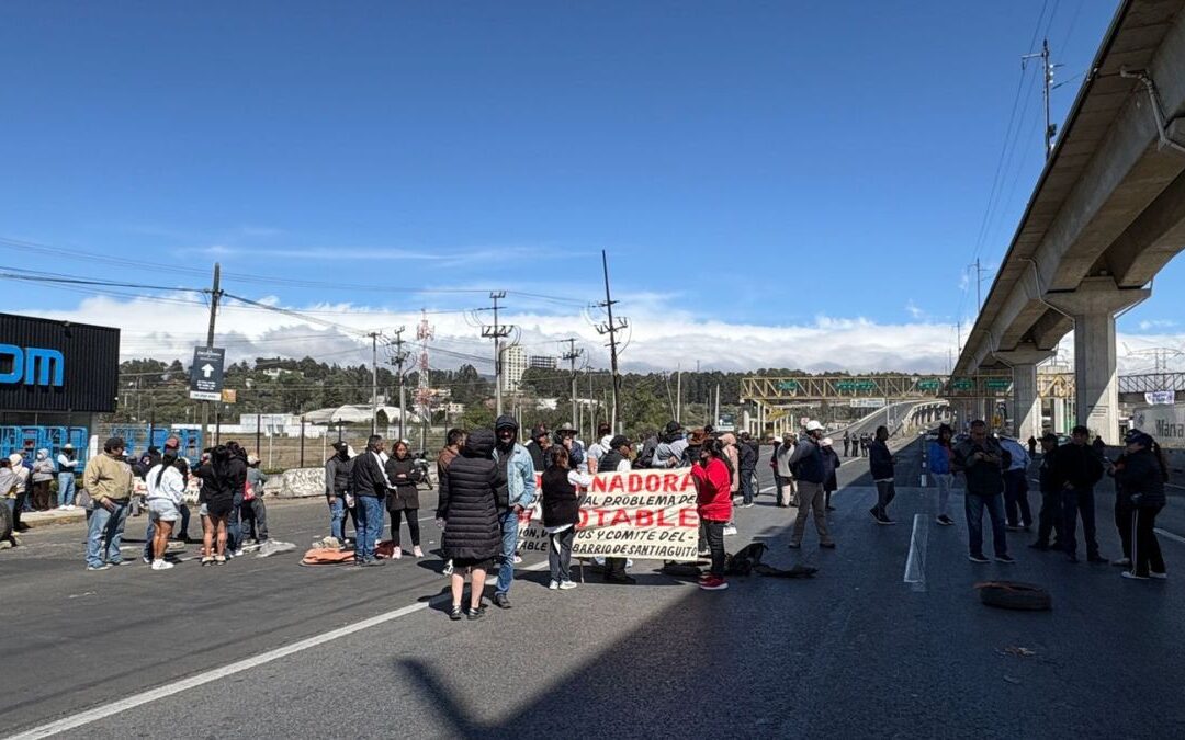 Bloqueo en la Carretera México-Toluca por Desabasto de Agua Potable