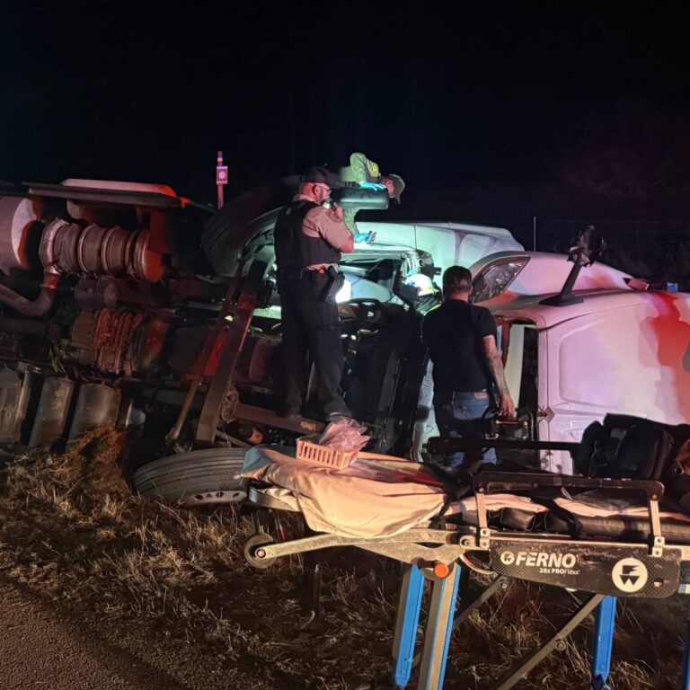 Patrulla Fronteriza en Kingsville Brinda Asistencia Médica Crucial en Accidente de la Carretera 77