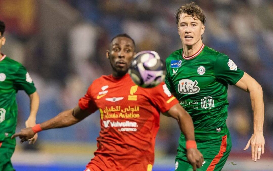 Julián Quiñones se destaca en Arabia: 22 goles y contando