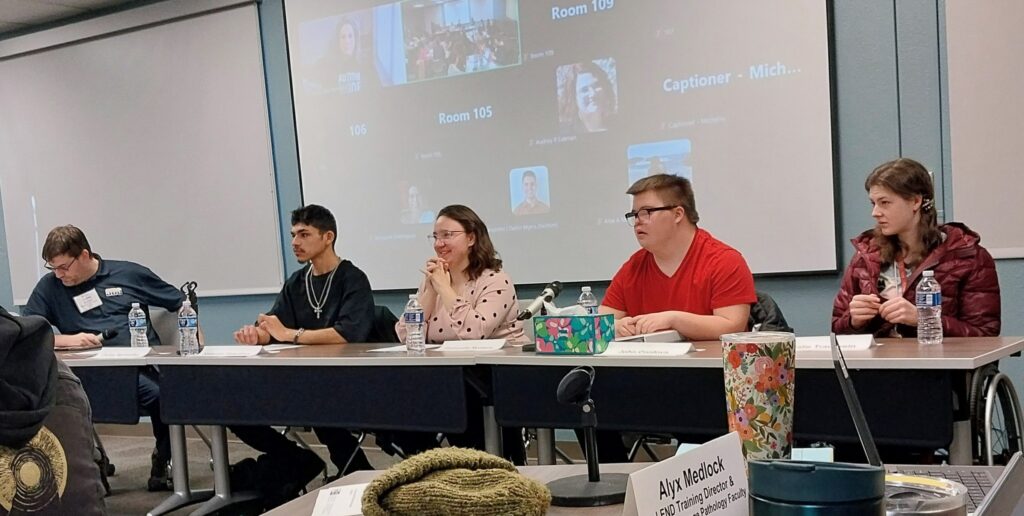 Autodefensa y Adultez: Estudiantes de Albuquerque Comparten su Camino hacia la Independencia