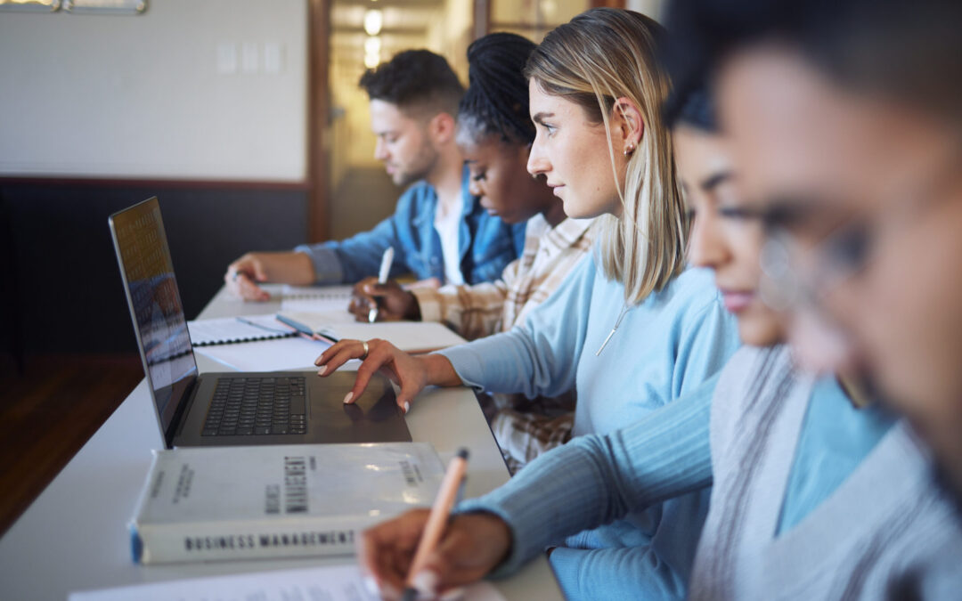 Estudiantes de San Diego pueden acceder a $136 millones en becas CalKIDS para financiamiento universitario