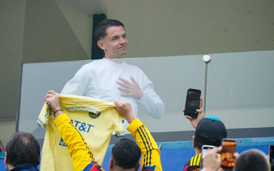 Álvaro Fidalgo Celebra el Día de la Bandera Recordando sus Días en el América