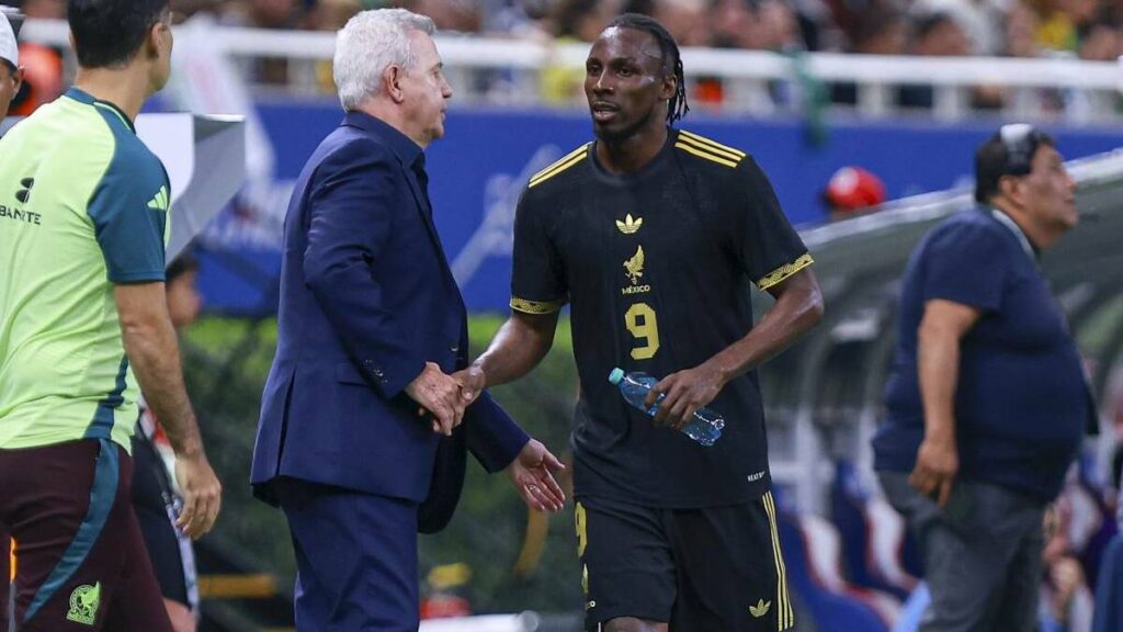 Javier Aguirre Habla Sobre el Futuro de Julián Quiñones en la Selección Mexicana